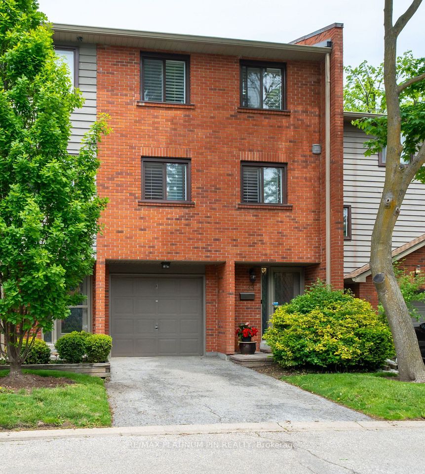 1855 Maple Ridge