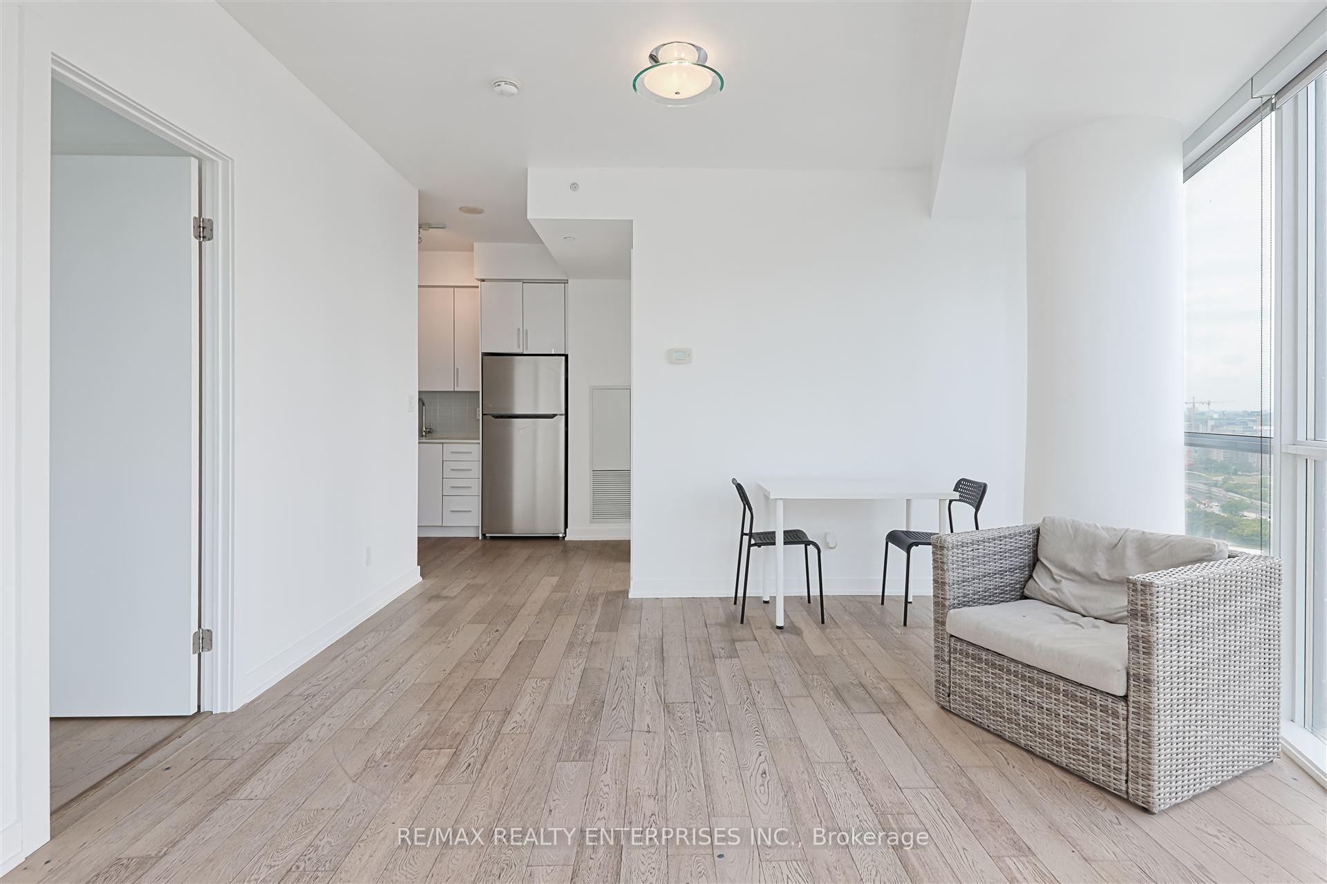 2 Bedrooms Condo at 20 Bruyeres, Toronto For sale