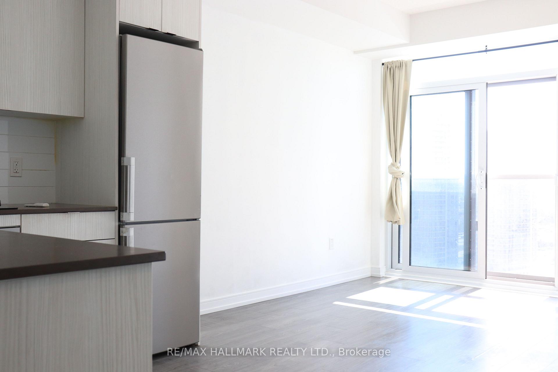 2 Bedrooms Condo at 225 Village Green, Toronto For sale
