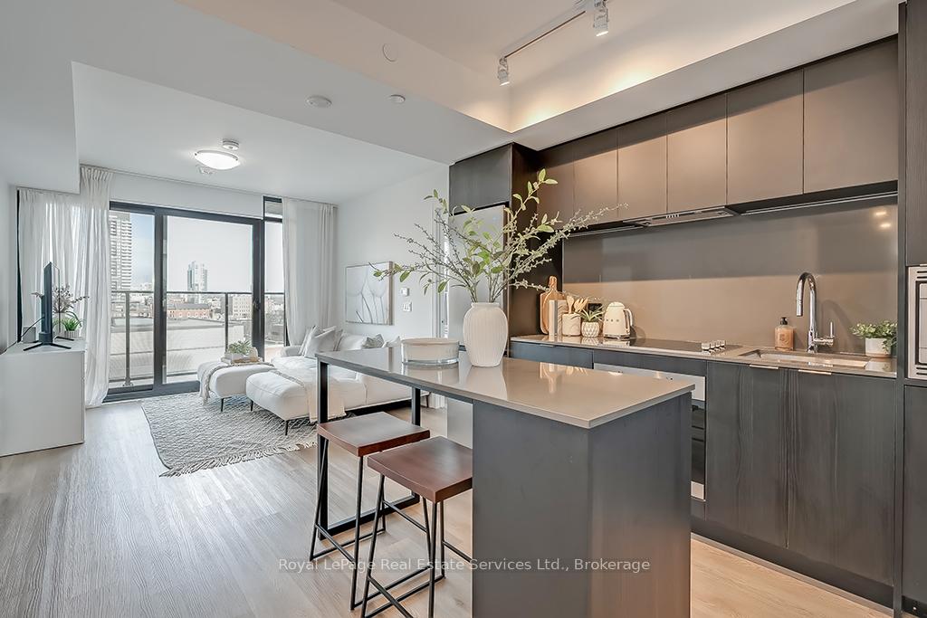 2 Bedrooms Condo at 1 Jarvis, Hamilton For sale