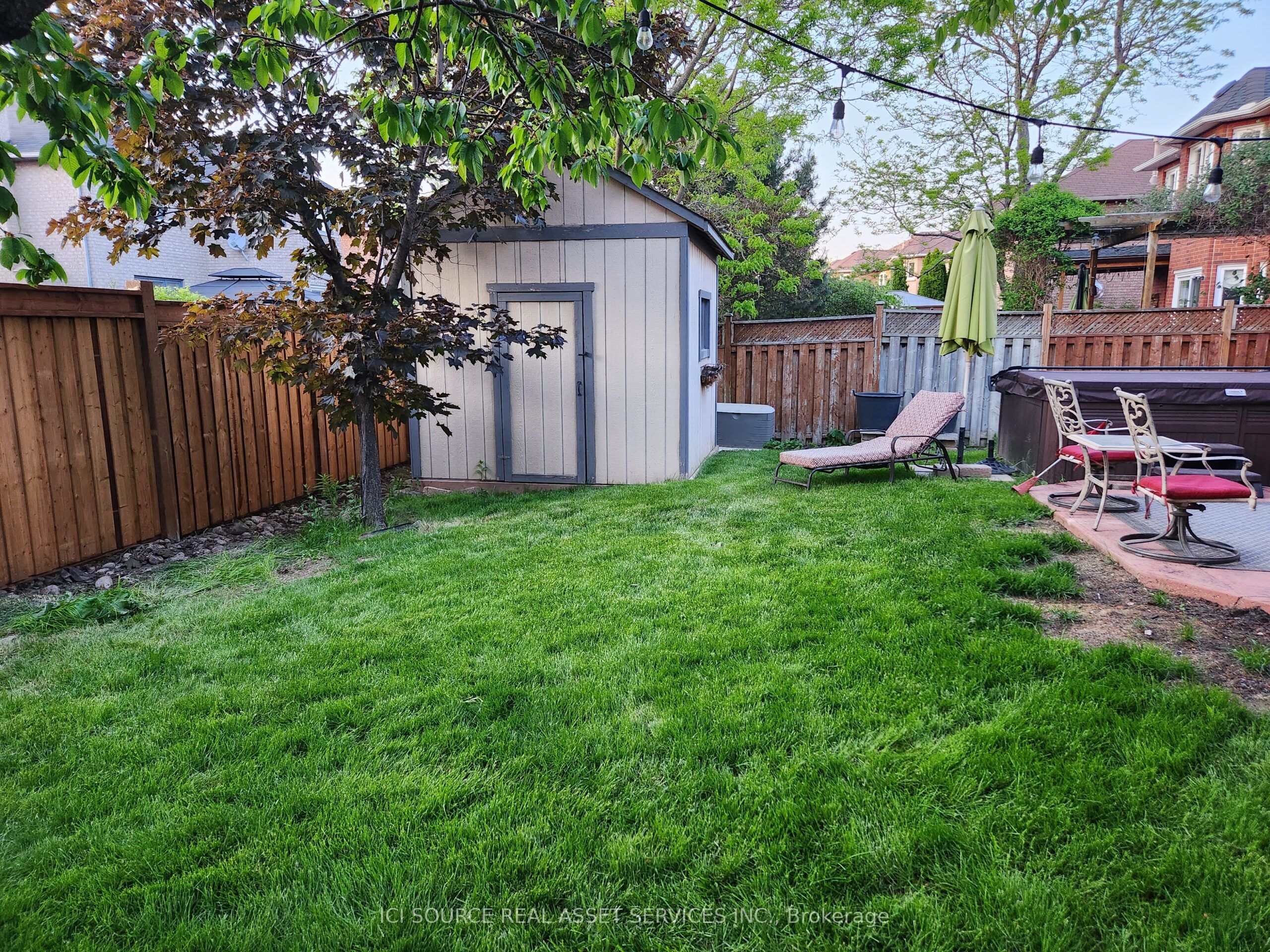 2037 Mckerlie Crescent, Burlington Rose