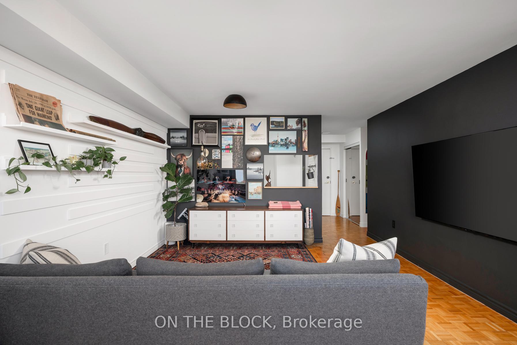 2 Bedrooms Condo at 3845 Lake Shore, Toronto For sale
