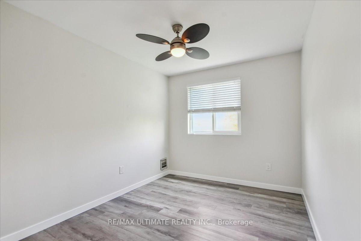 3 Bedrooms Condo at 2001 Bonnymede, Mississauga For sale