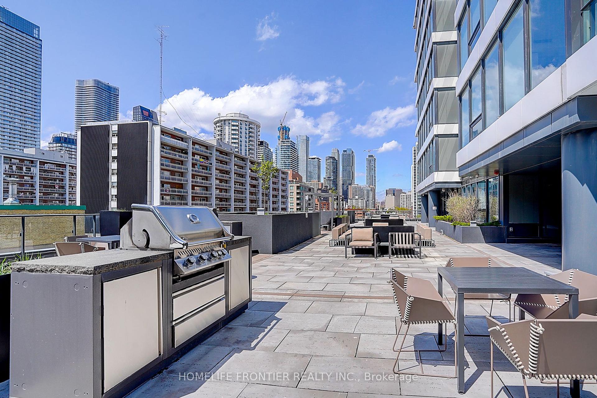 2 Bedrooms Condo at 85 Wood,  Toronto For sale