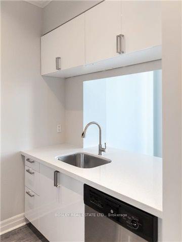 1 Bedroom Condo at 8 Scollard, Toronto For sale