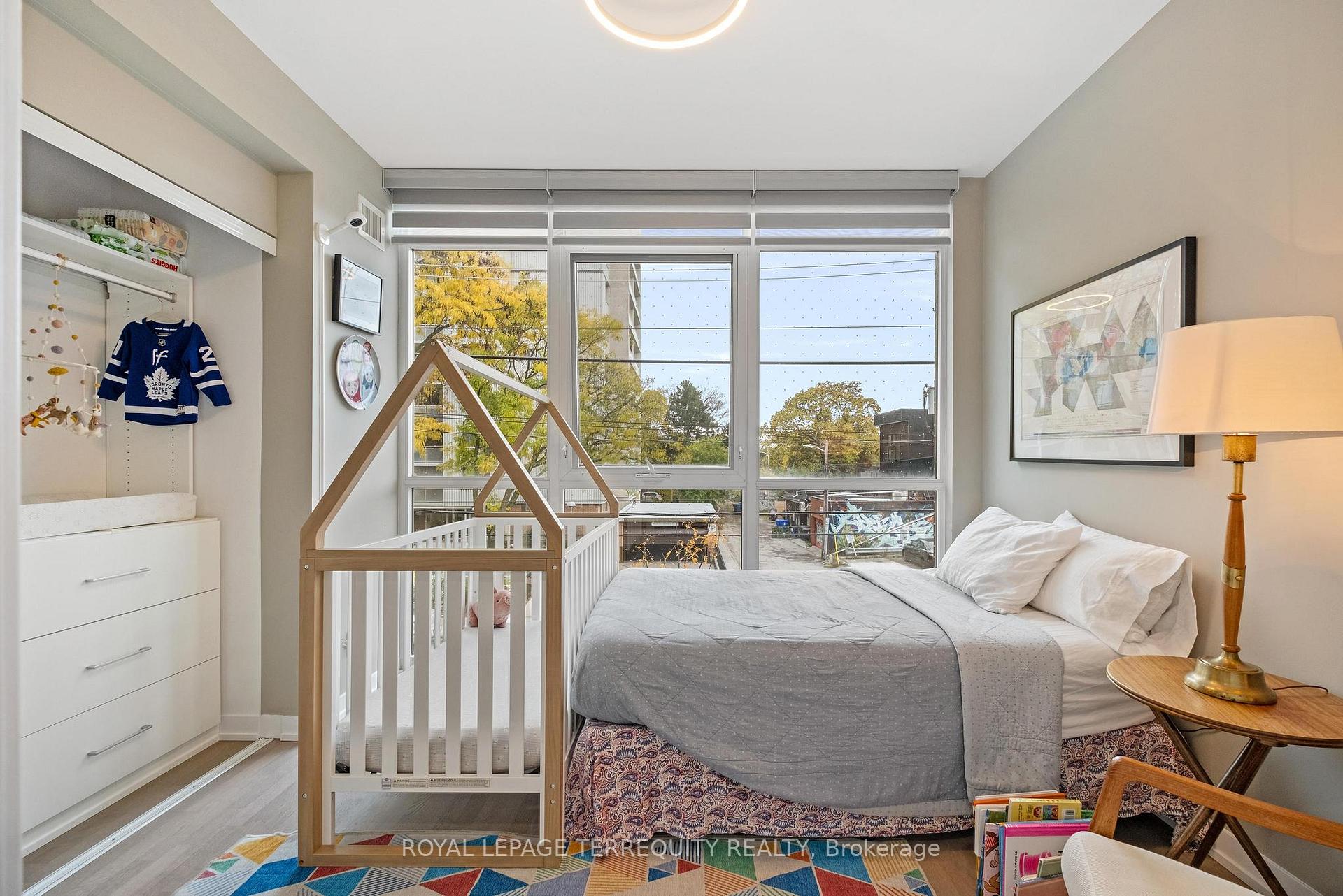 3 Bedrooms Condo at 38 Howard Park,  Toronto For sale