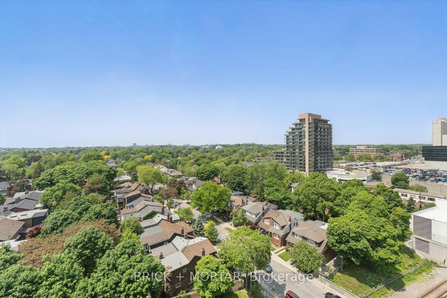 3 Bedrooms Condo at 1 Hillsdale, Toronto For sale
