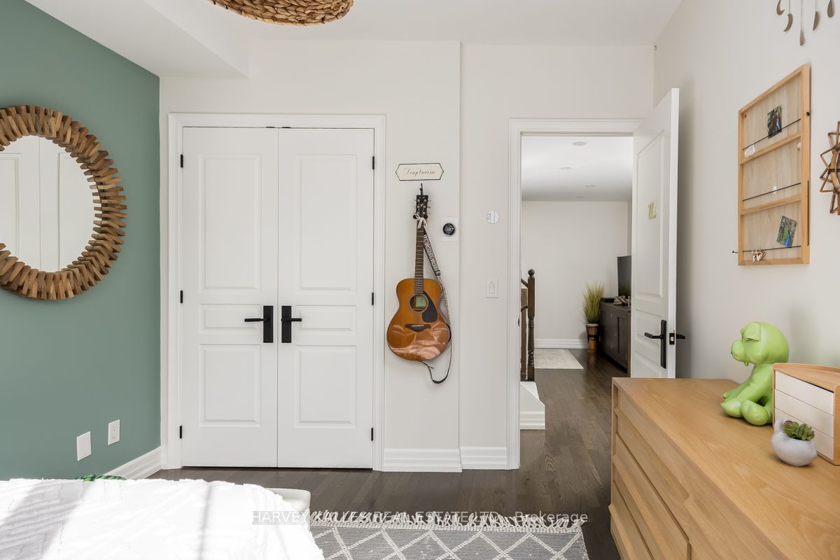 21 Burkebrook Place, #Th10
