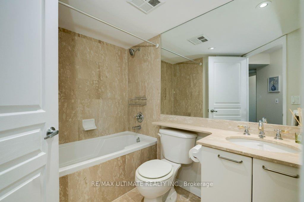 1 Bedroom Condo at 140 Simcoe, Toronto For sale