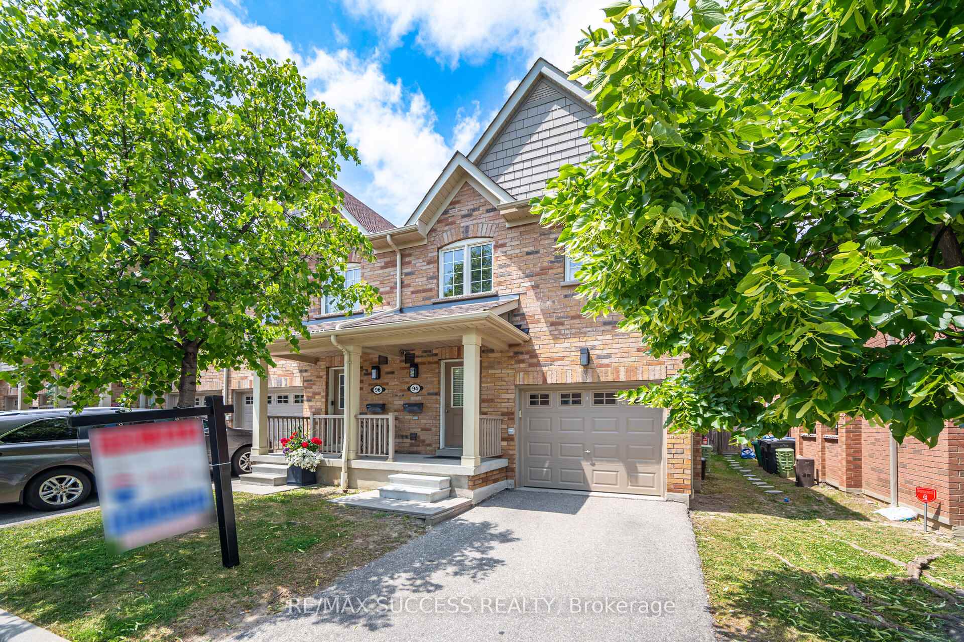 3 Bedrooms Condo at 5255 Palmetto, Mississauga For sale