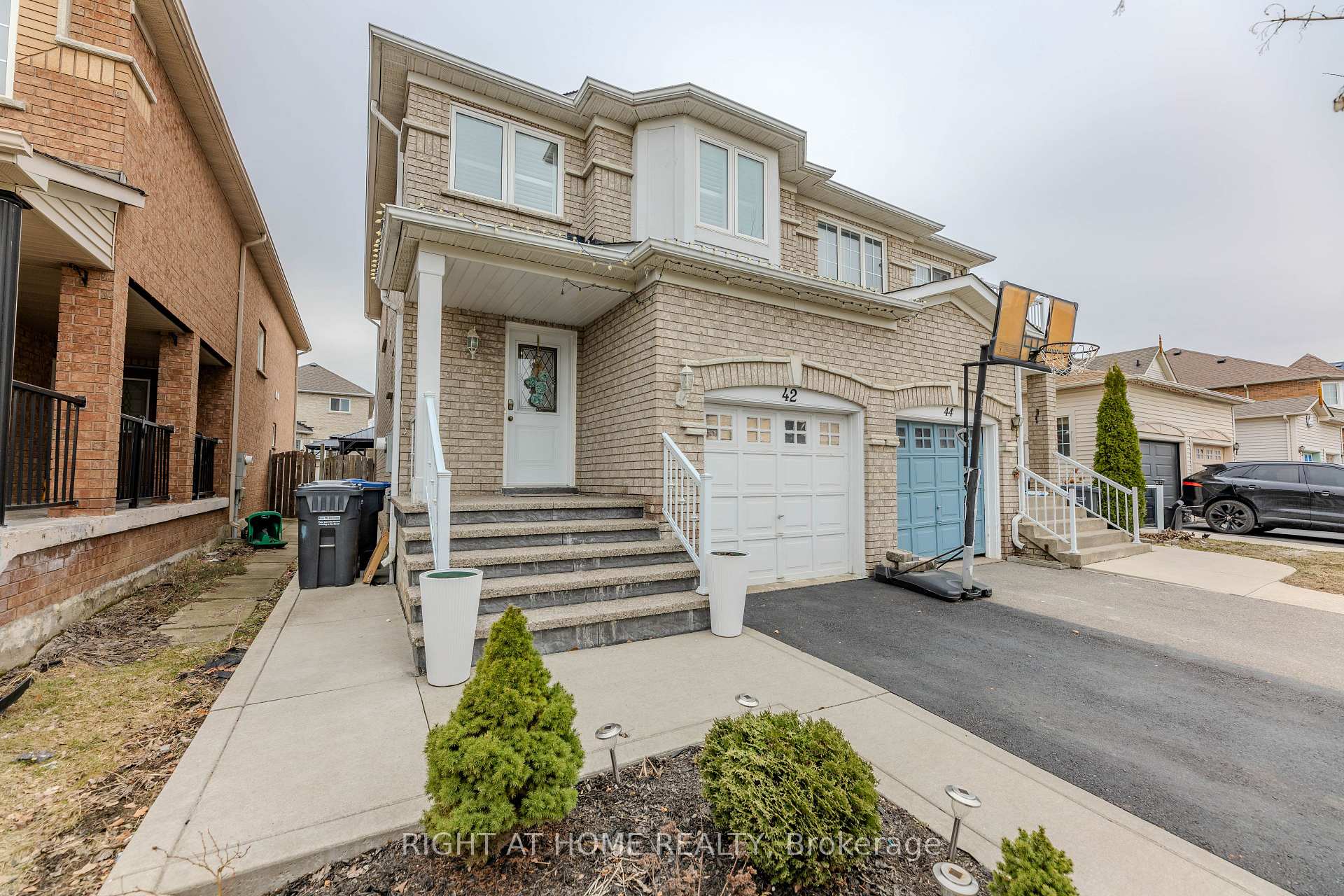 42 Tiller Trail, Brampton, ON L6X 4S6