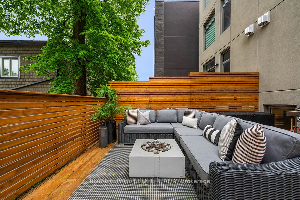 7 Vince Avenue, Toronto, ON M4L 0A6