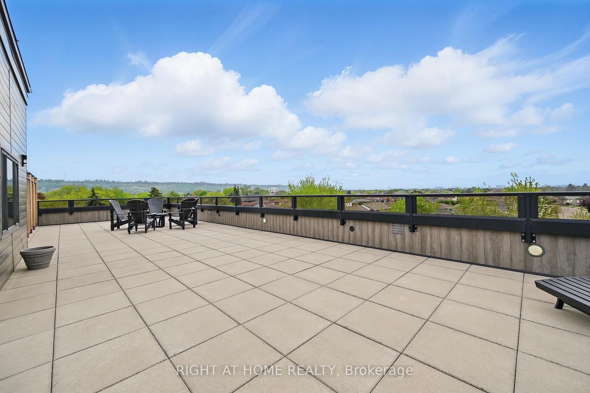 1 Bedroom Condo at 257 Millen, Hamilton For sale