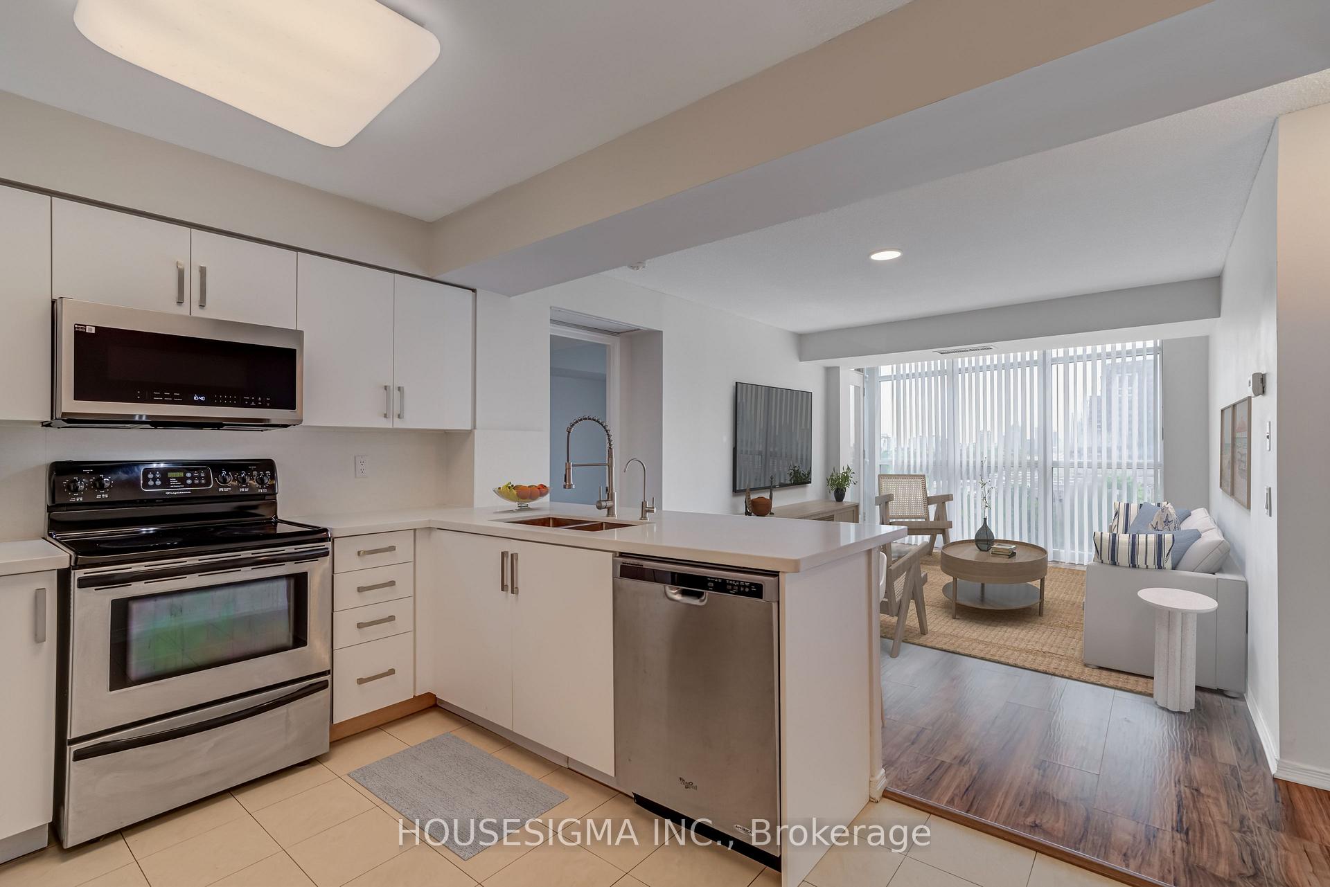 2 Bedrooms Condo at 28 Harrison Garden, Toronto For sale