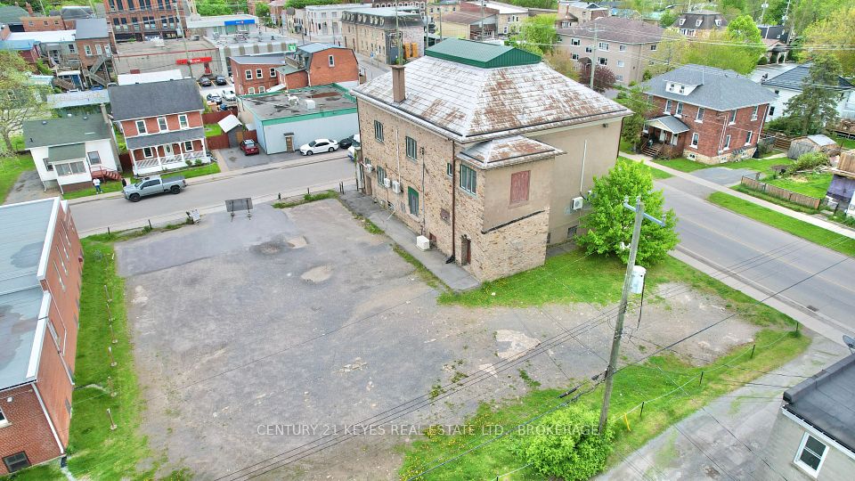 100 Garden Street, Gananoque, ON K7G 1H9