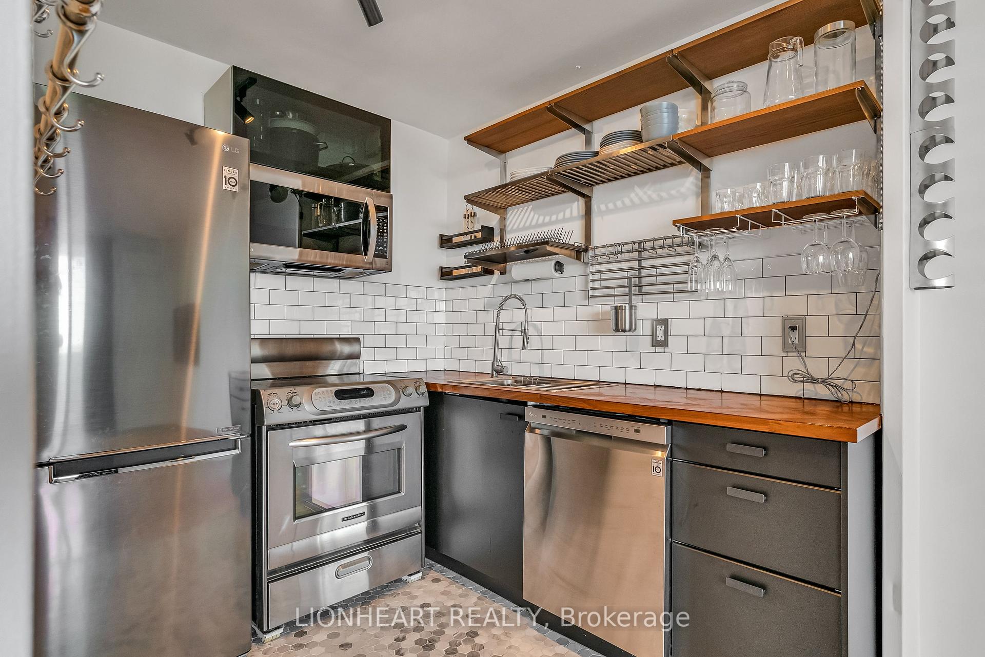 Condo at 40 Homewood, Toronto For sale