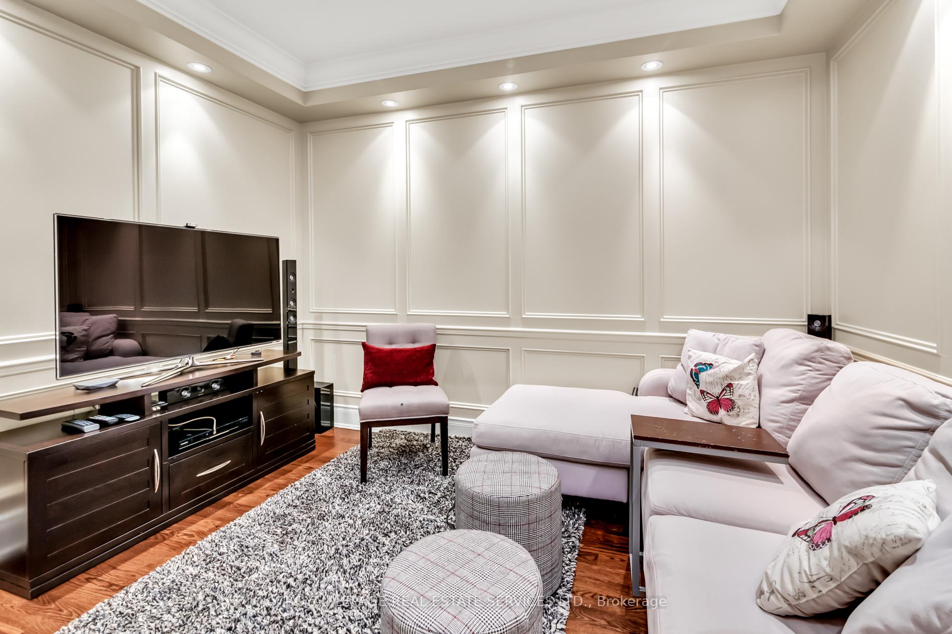3 Bedrooms Condo at 10 Bellair, Toronto For sale