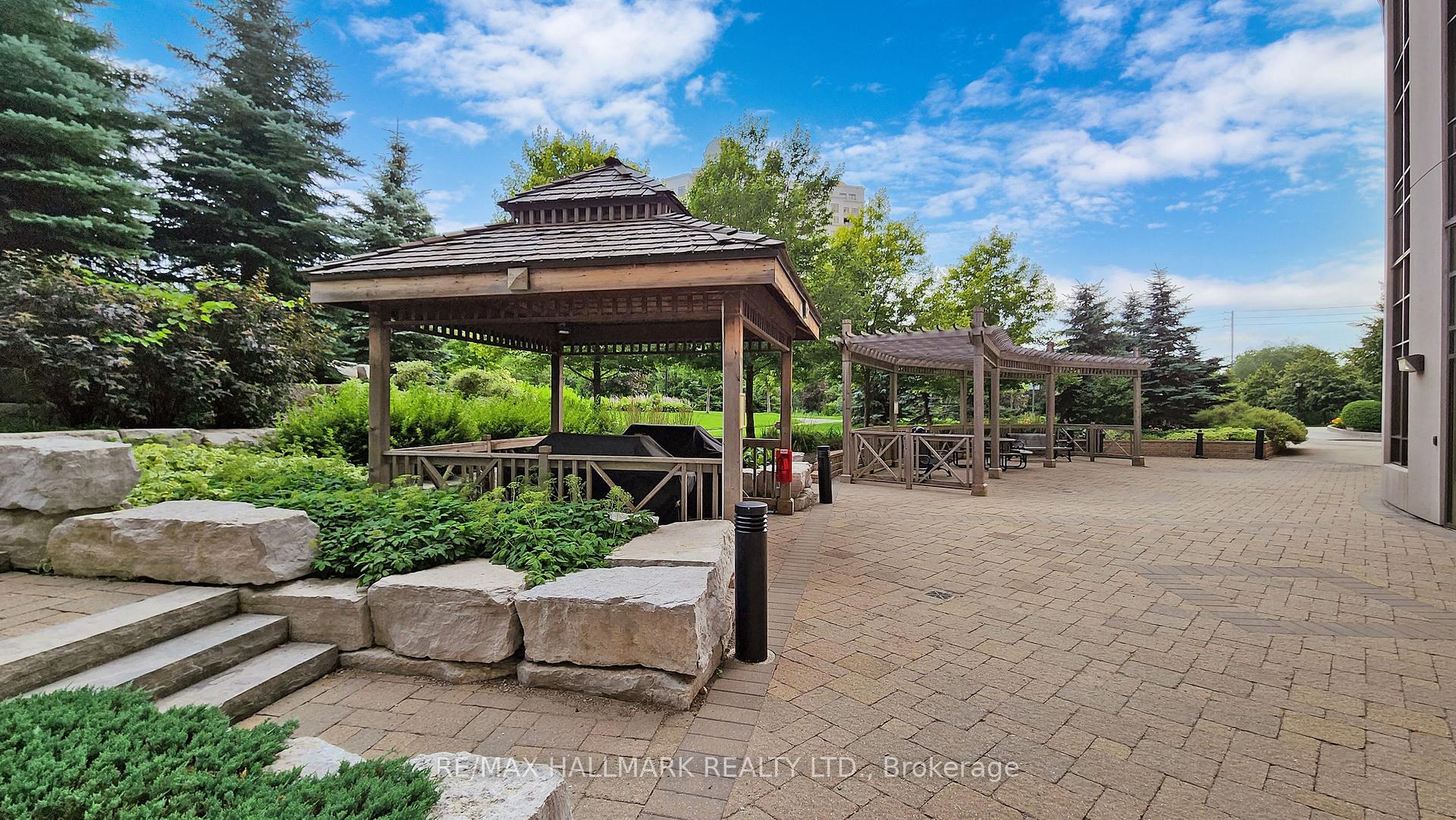 3 Bedrooms Condo at 9245 Jane, Vaughan For sale