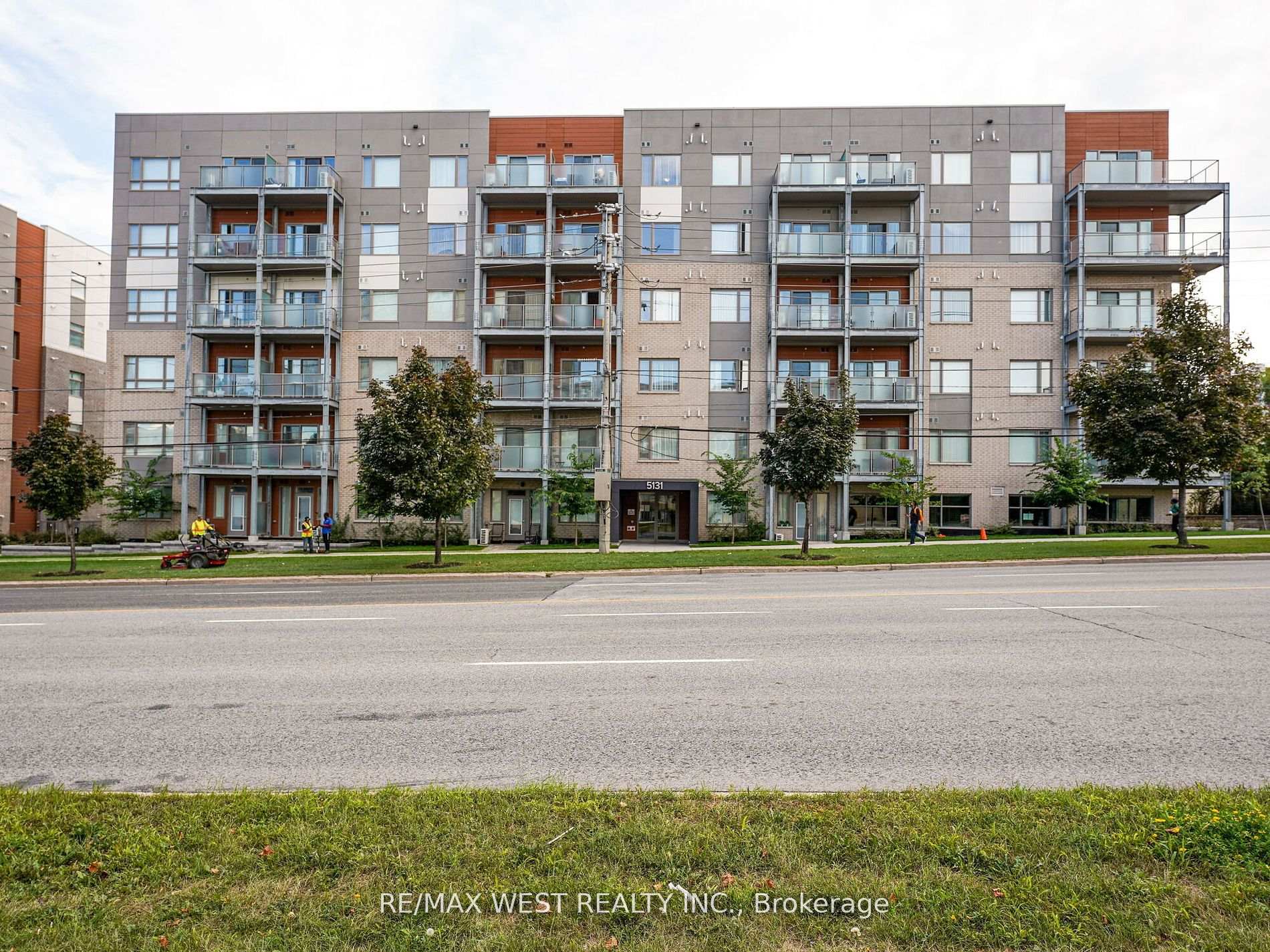2 Bedrooms Condo at 5131 Sheppard, Toronto For sale
