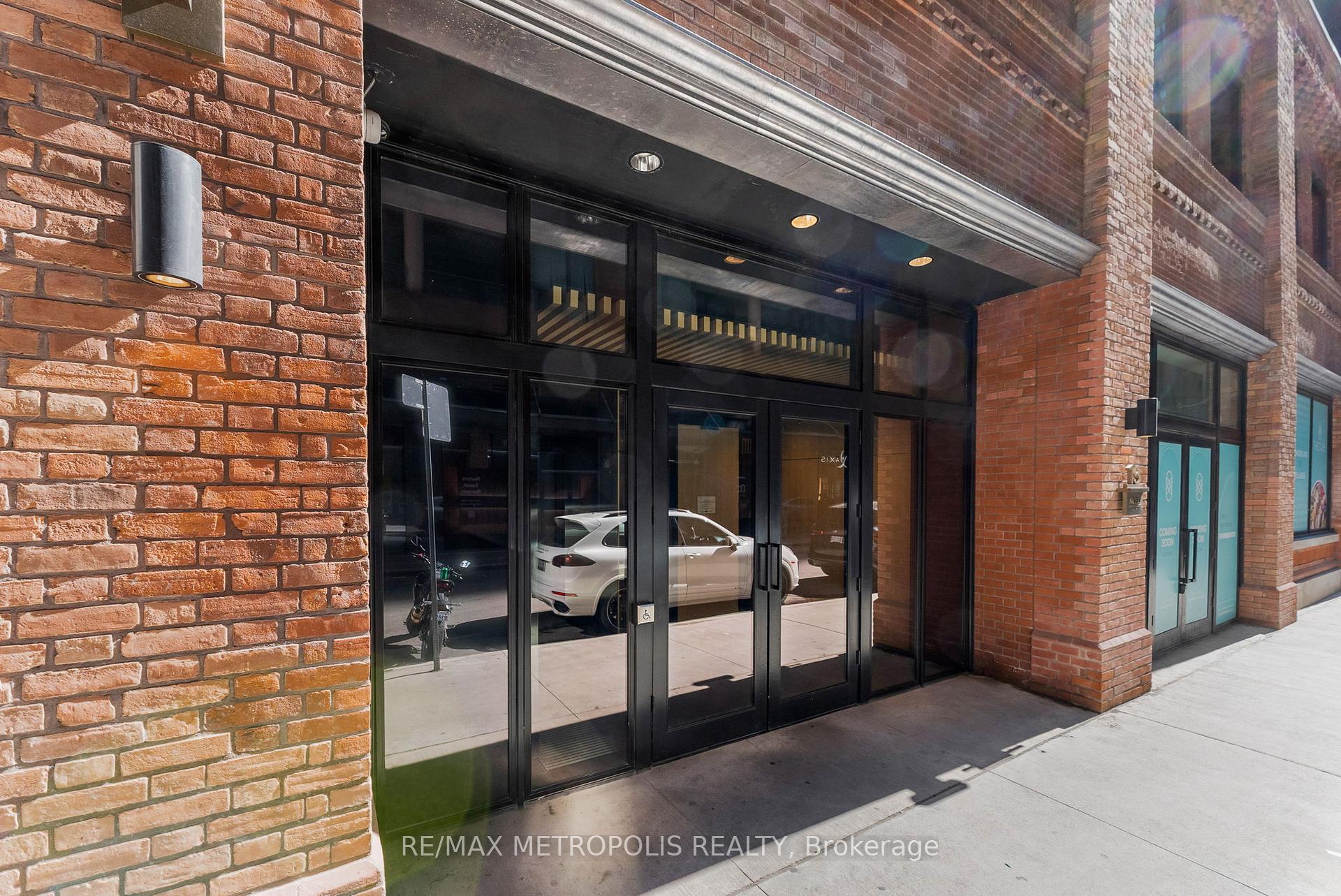 2 Bedrooms Condo at 15 Mercer, Toronto For sale