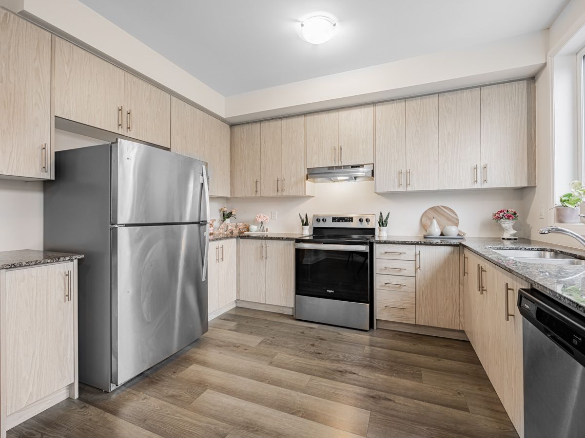 250 Finch Avenue 22