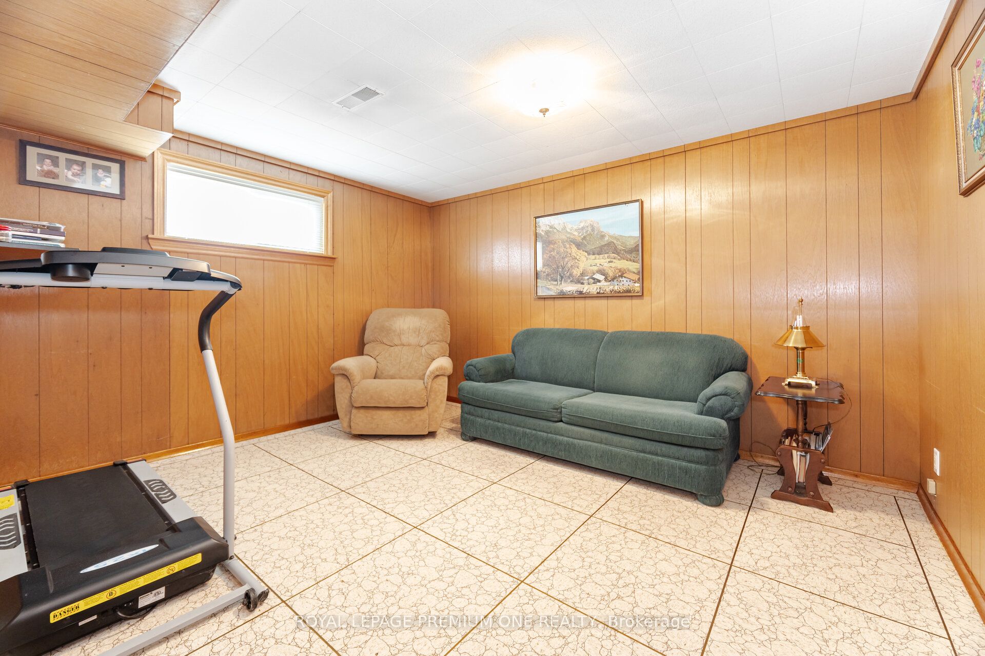 128 Hullmar Drive