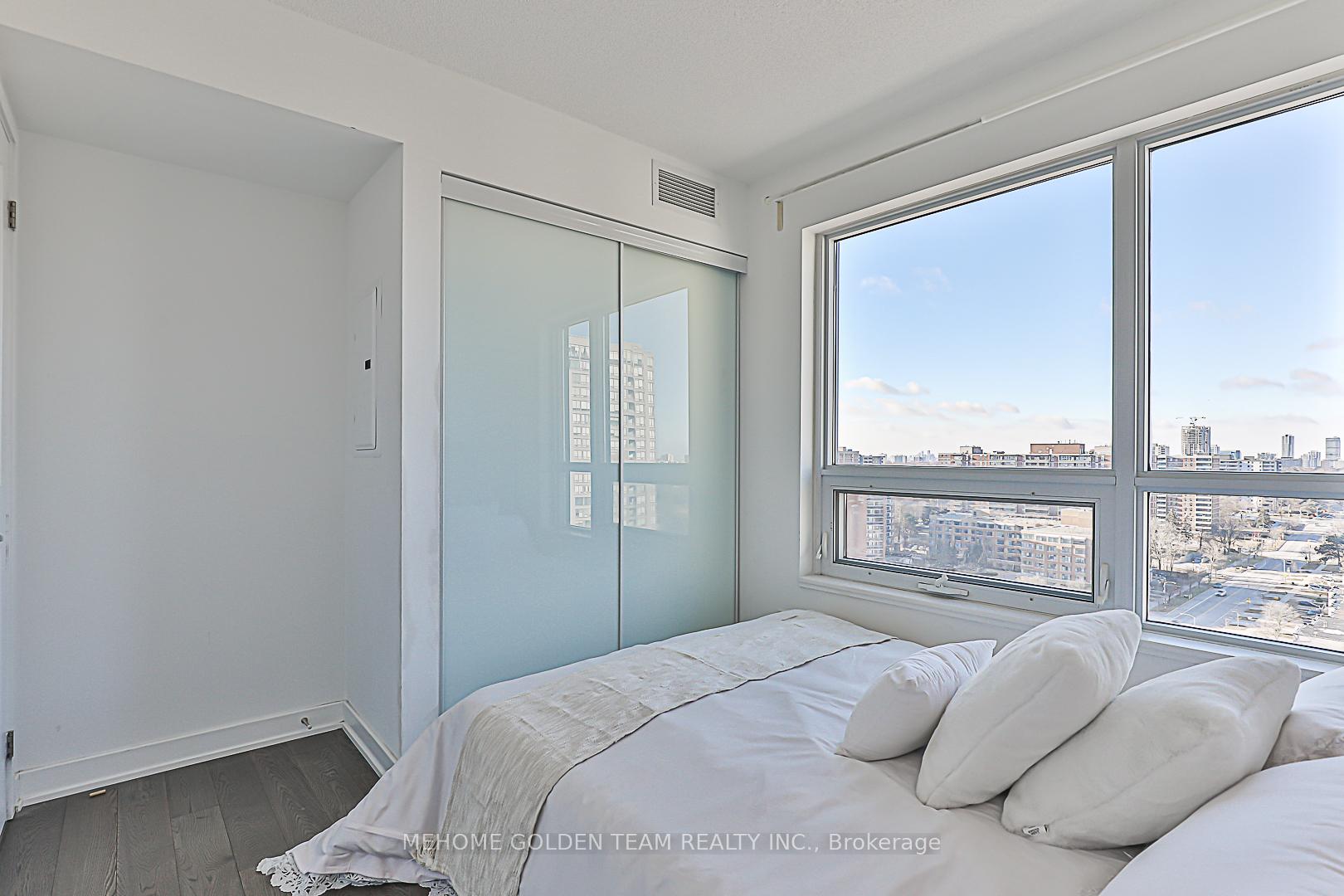 3 Bedrooms Condo at 185 Bonis,  Toronto For sale