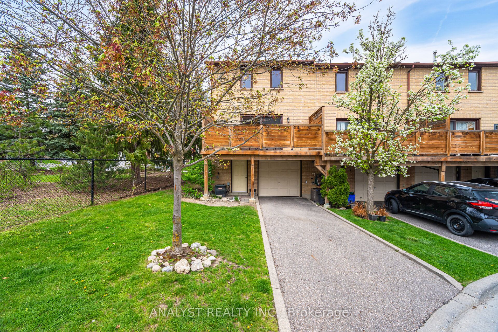 219 Woodbridge Avenue, #1