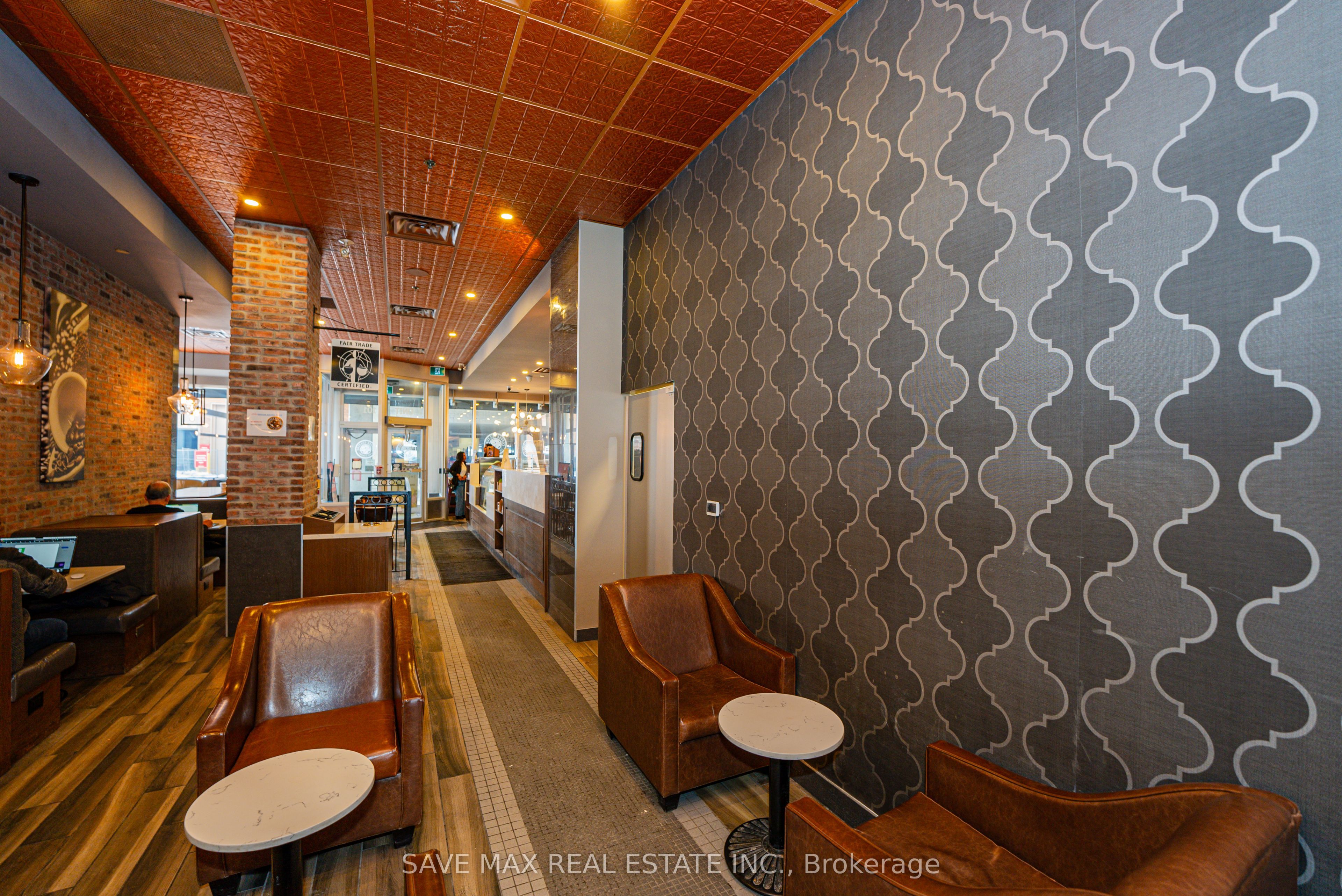 515 Lakeshore Road E, #101