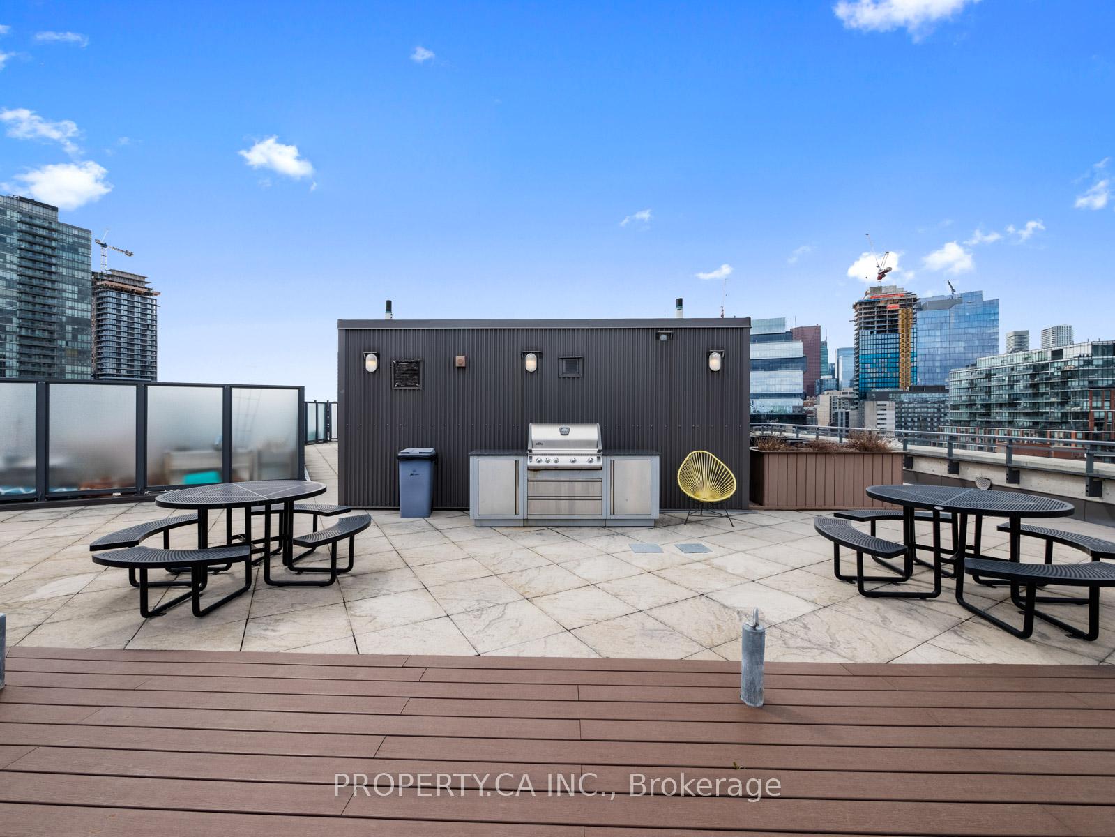 2 Bedrooms Condo at 90 Trinity,  Toronto For sale