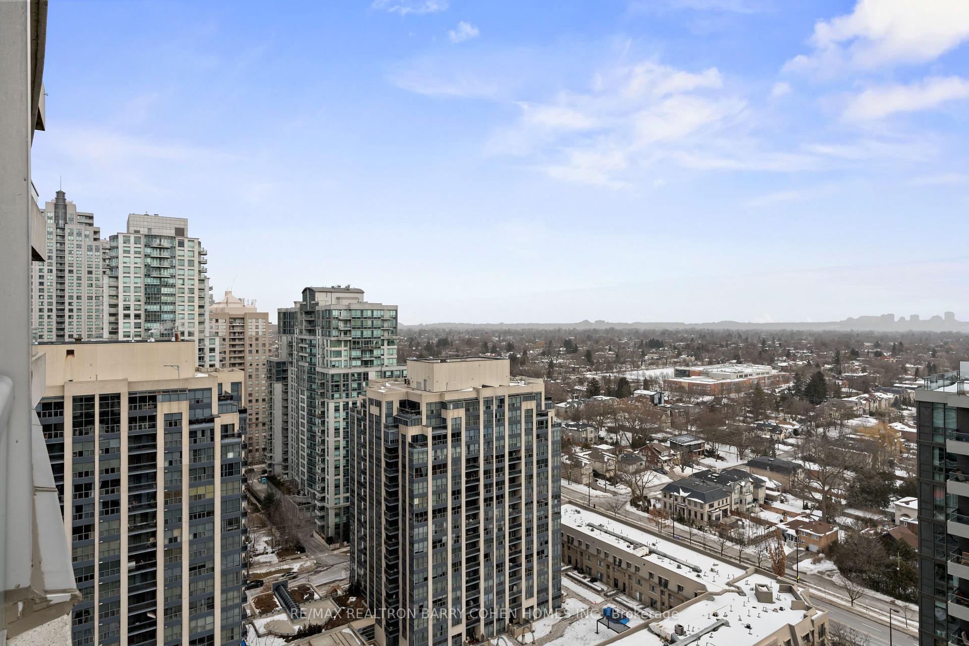 3 Bedrooms Condo at 23 Hollywood,  Toronto For sale