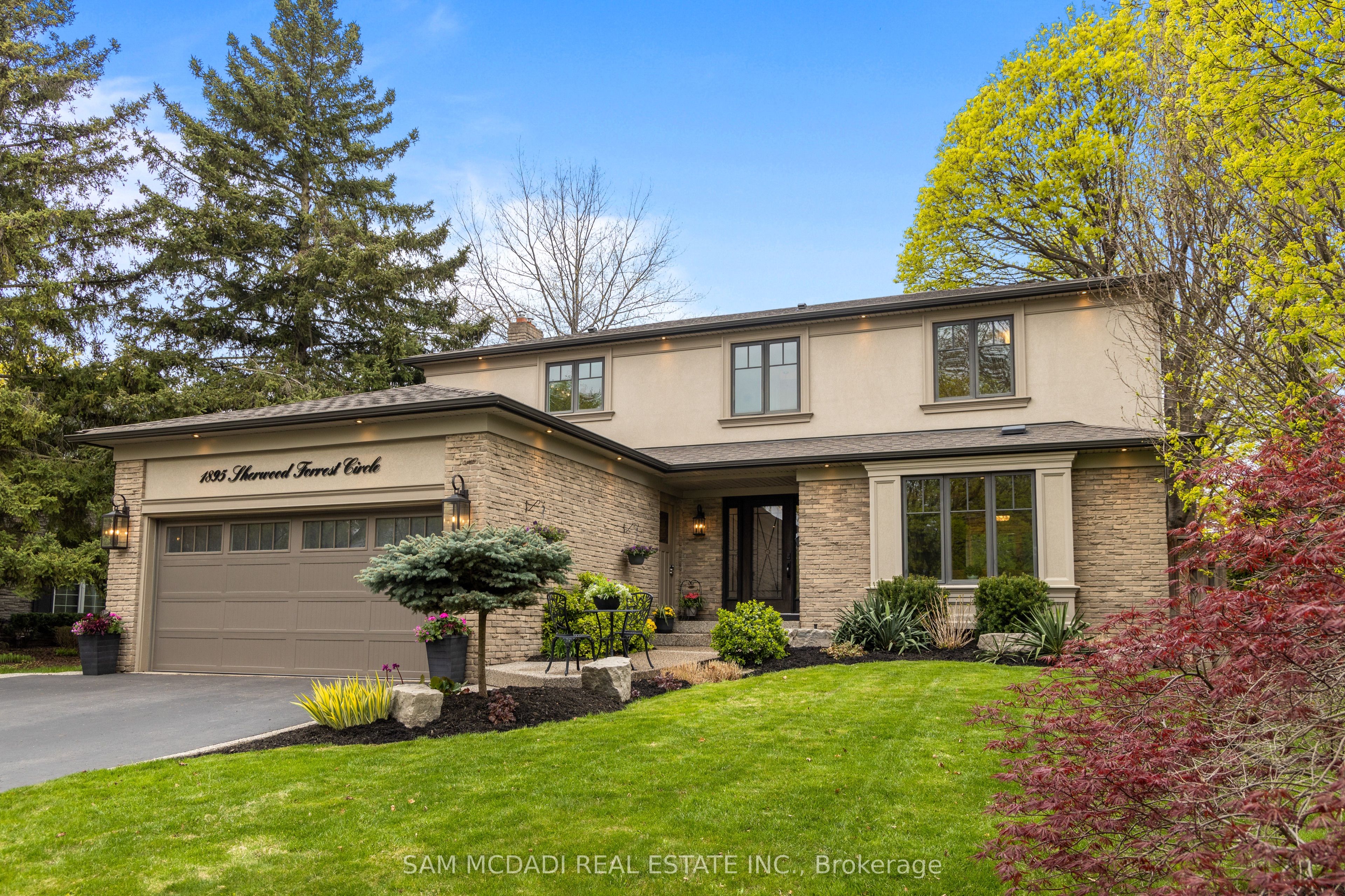 1895 Sherwood Forrest Circle, Mississauga, ON L5K 2E6