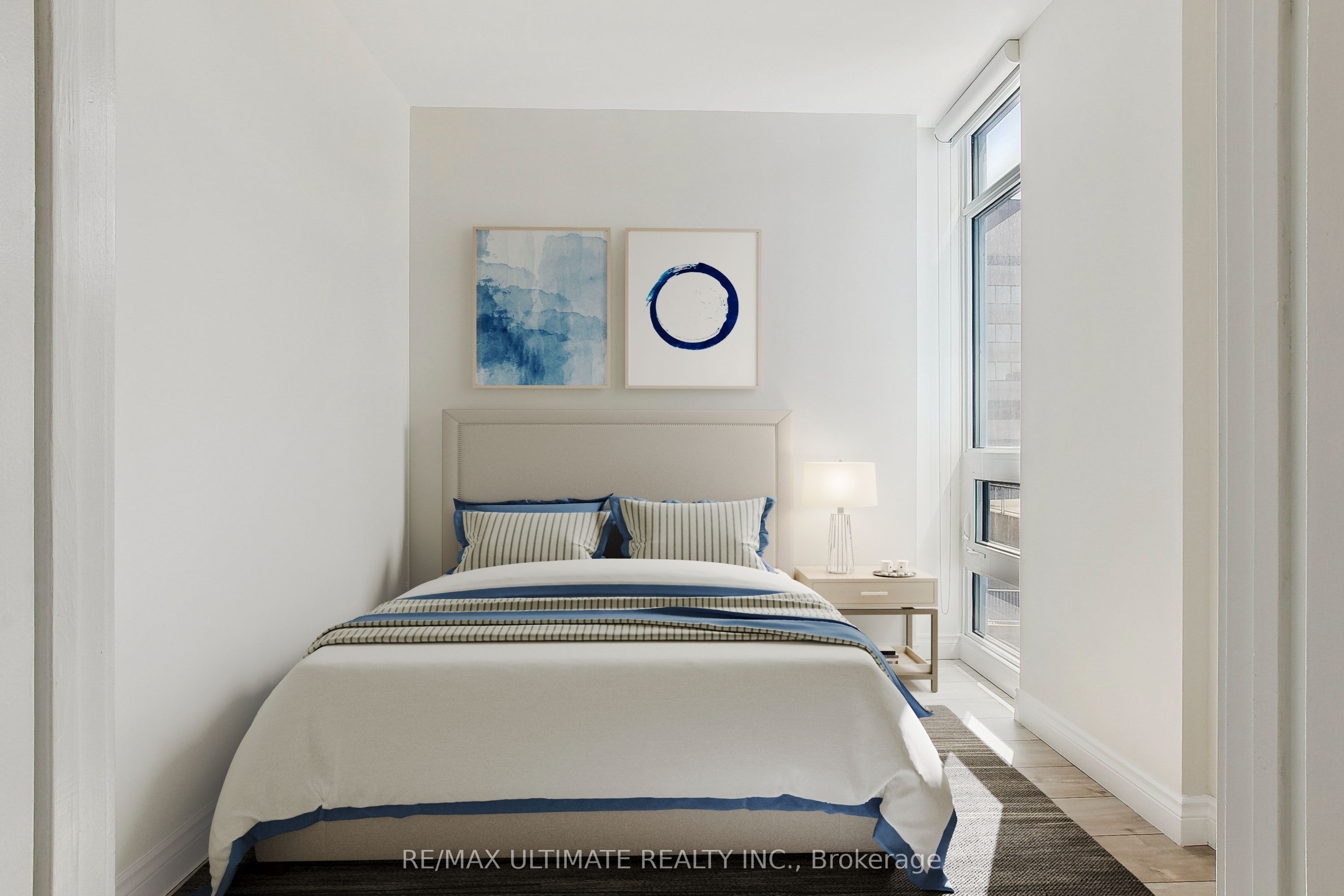 210 Simcoe Street, #611