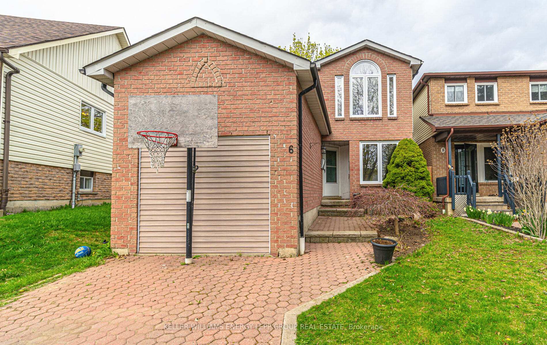 6 Goldring Drive, Whitby, ON L1P 1C1