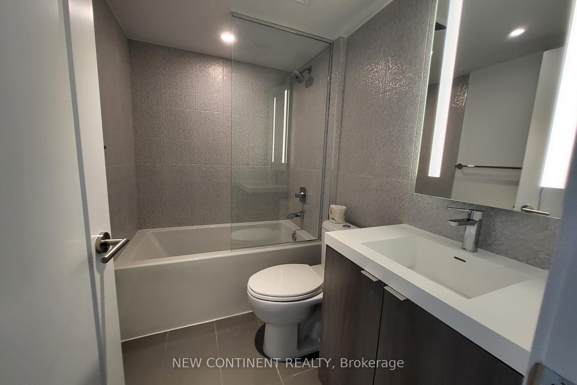 2 Bedrooms Condo at 585 Bloor, Toronto For sale
