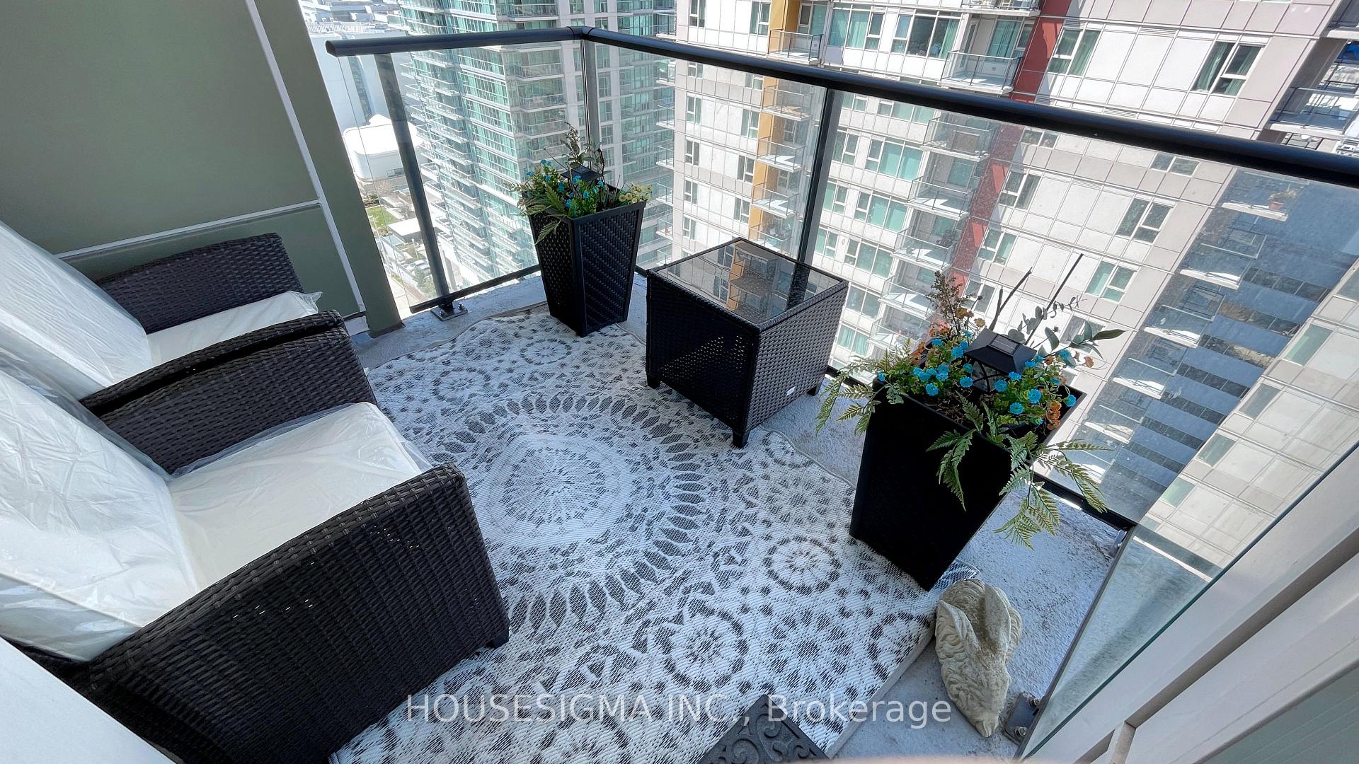 2 Bedrooms Condo at 190 Borough,  Toronto For sale