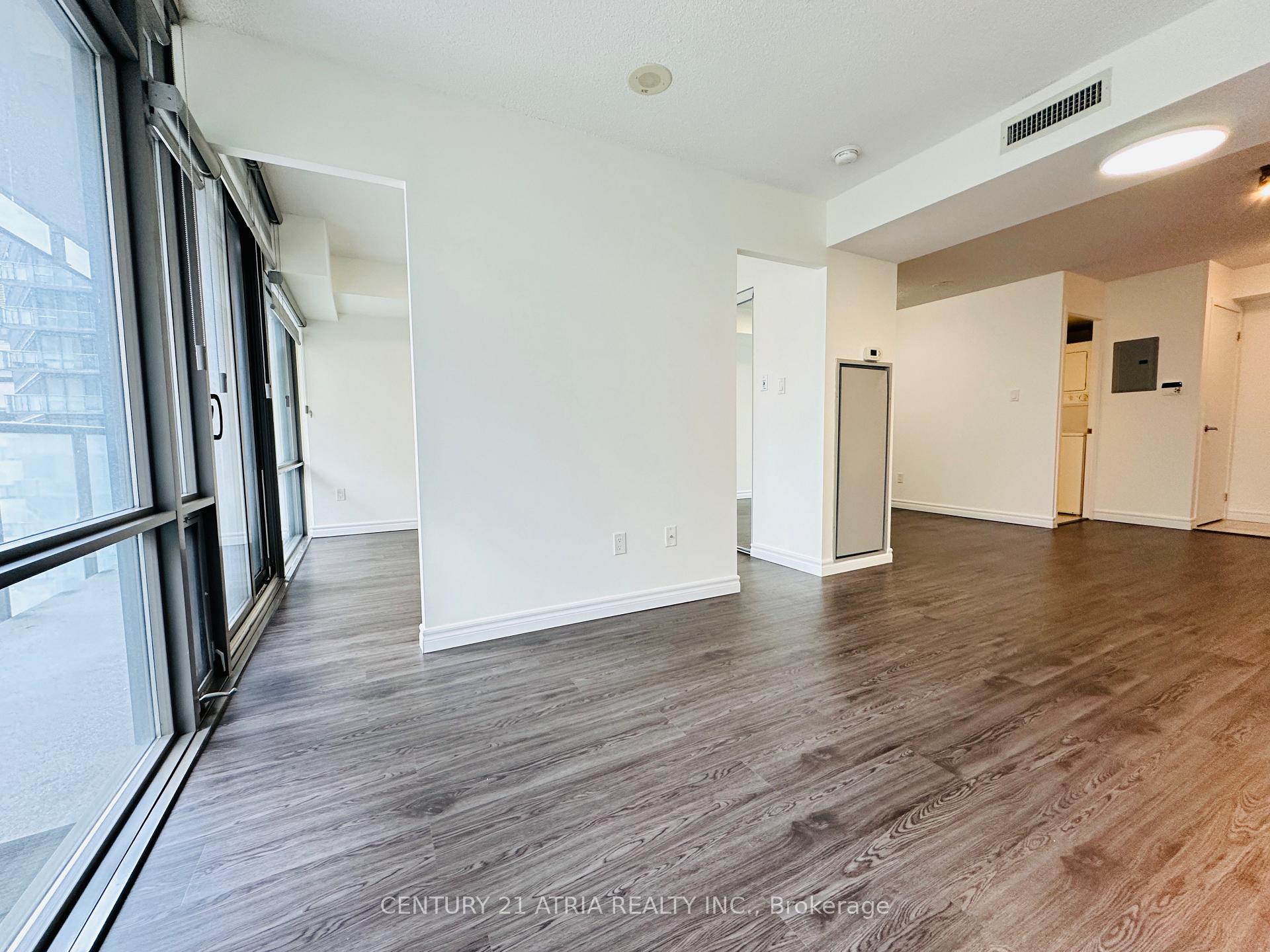 2 Bedrooms Condo at 37 Grosvenor,  Toronto For sale
