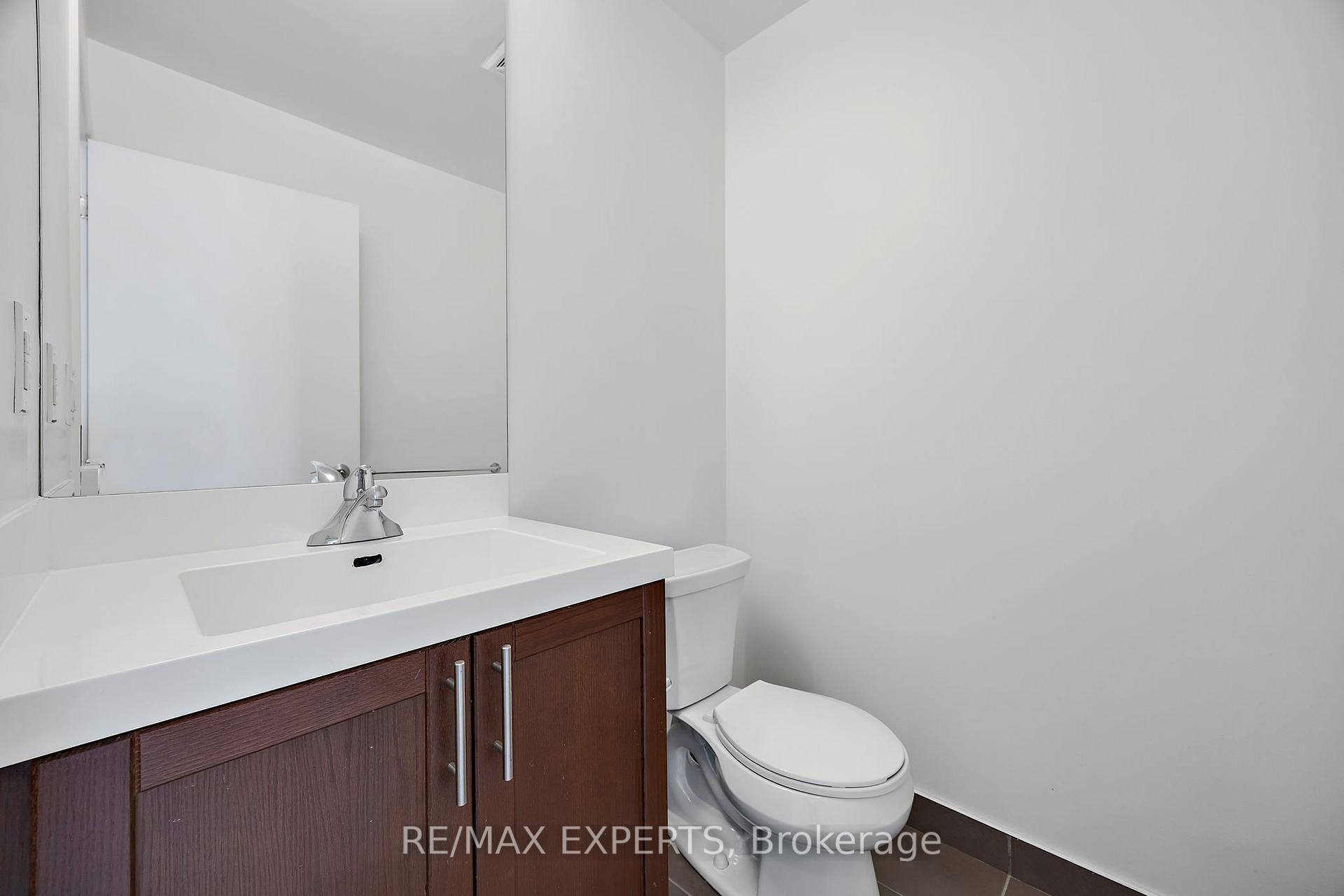 3 Bedrooms Condo at 36 Via Bagnato, Toronto For sale
