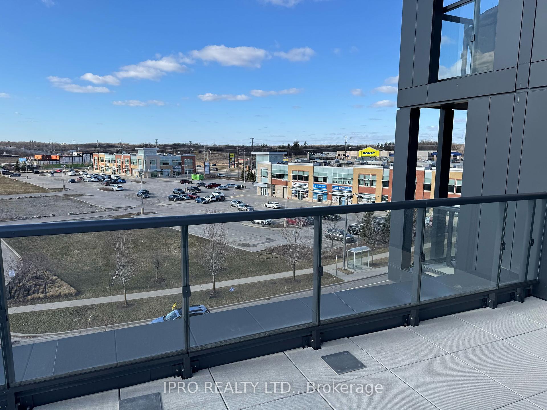 2 Bedrooms Condo at 3200 Dakota, Burlington For sale