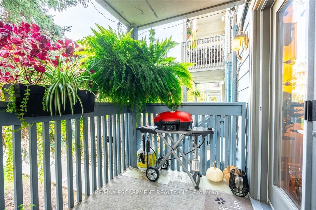 1 Bedroom Condo at 2010 Cleaver,  Burlington For sale