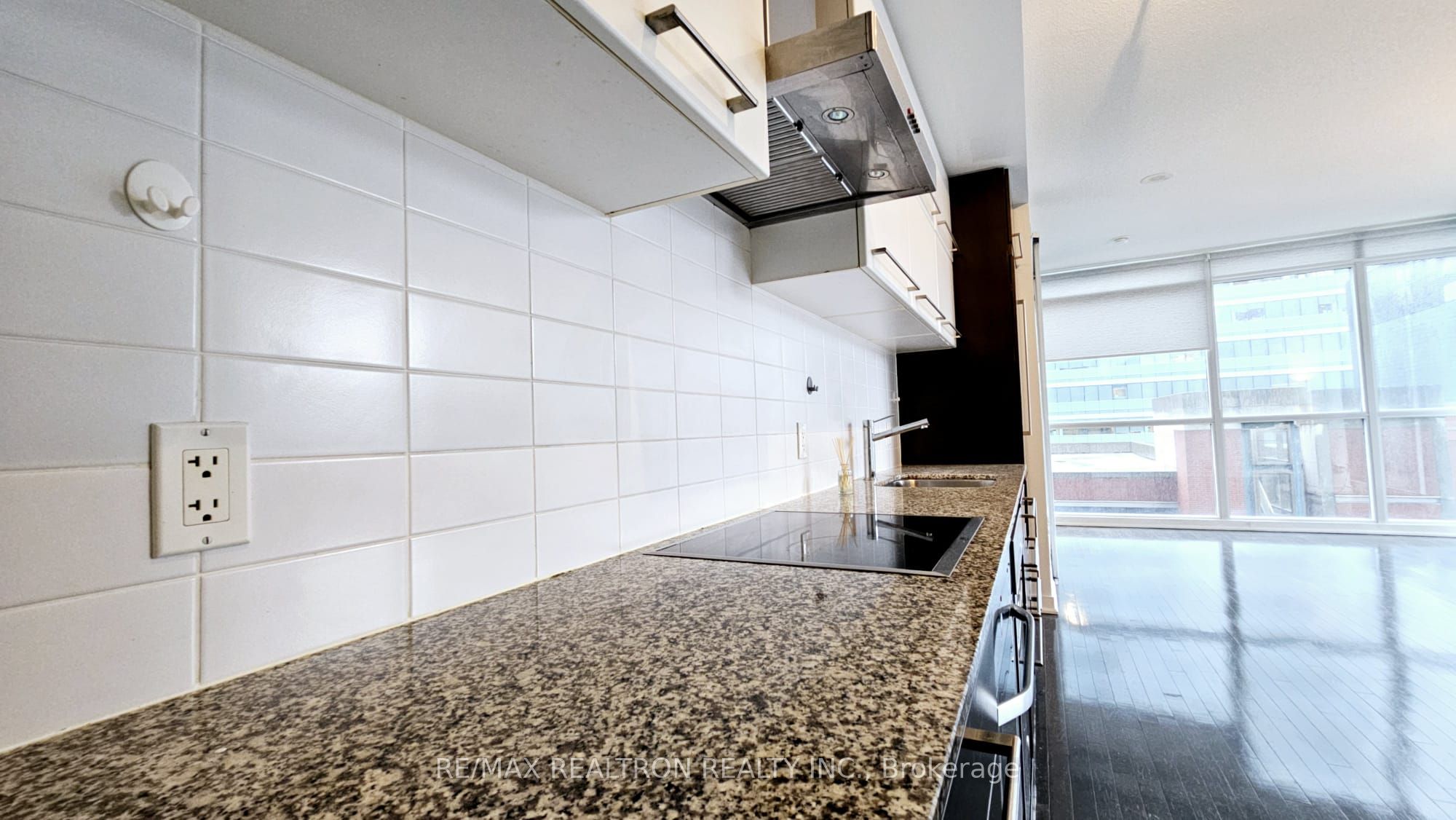 770 Bay Street, #712