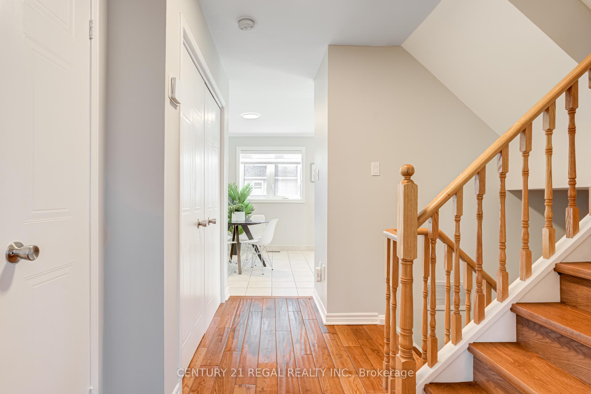 3 Bedrooms Condo at 45 Bristol, Mississauga For sale