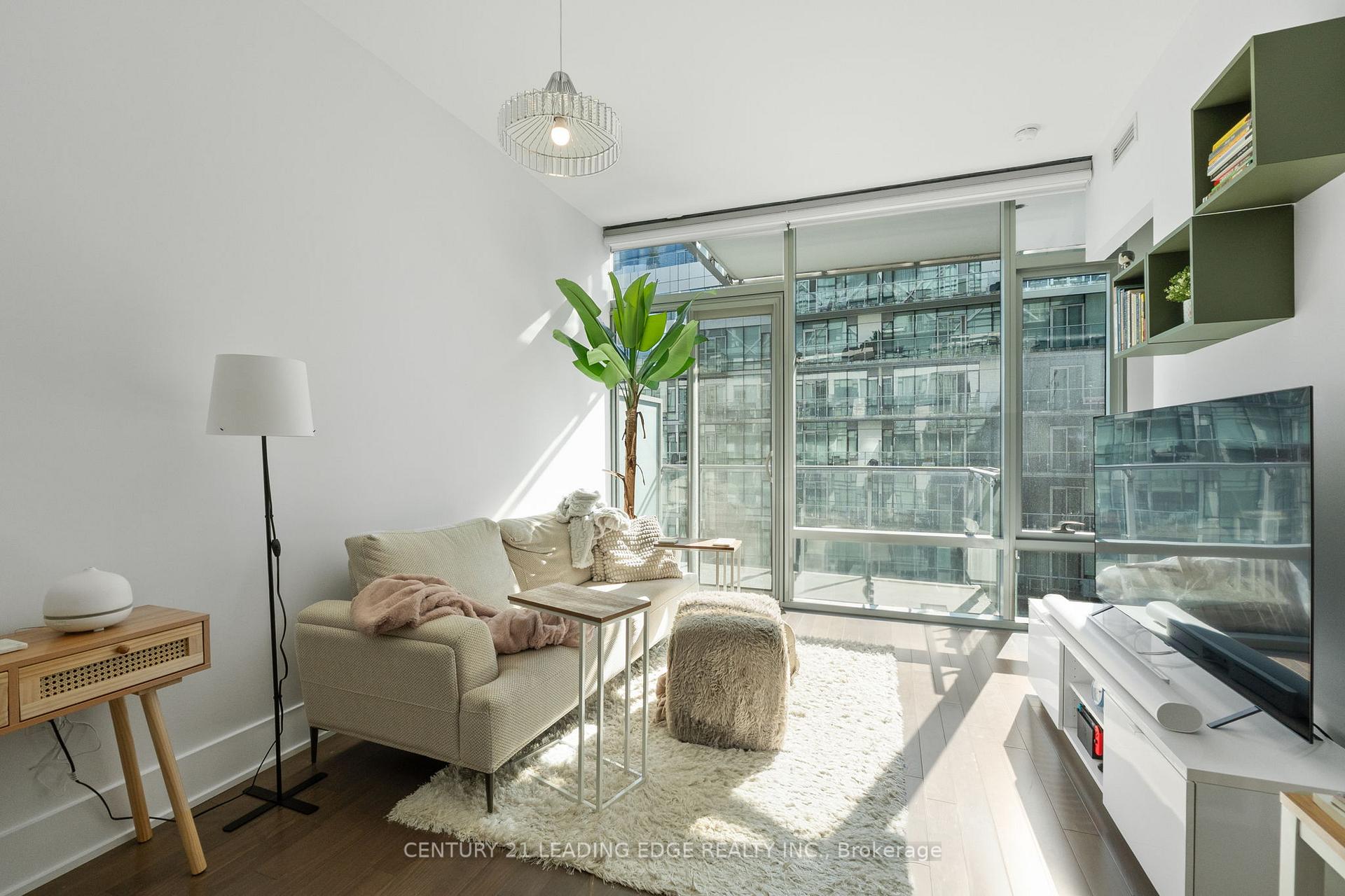 1 Bedroom Condo at 39 Queens, Toronto For sale