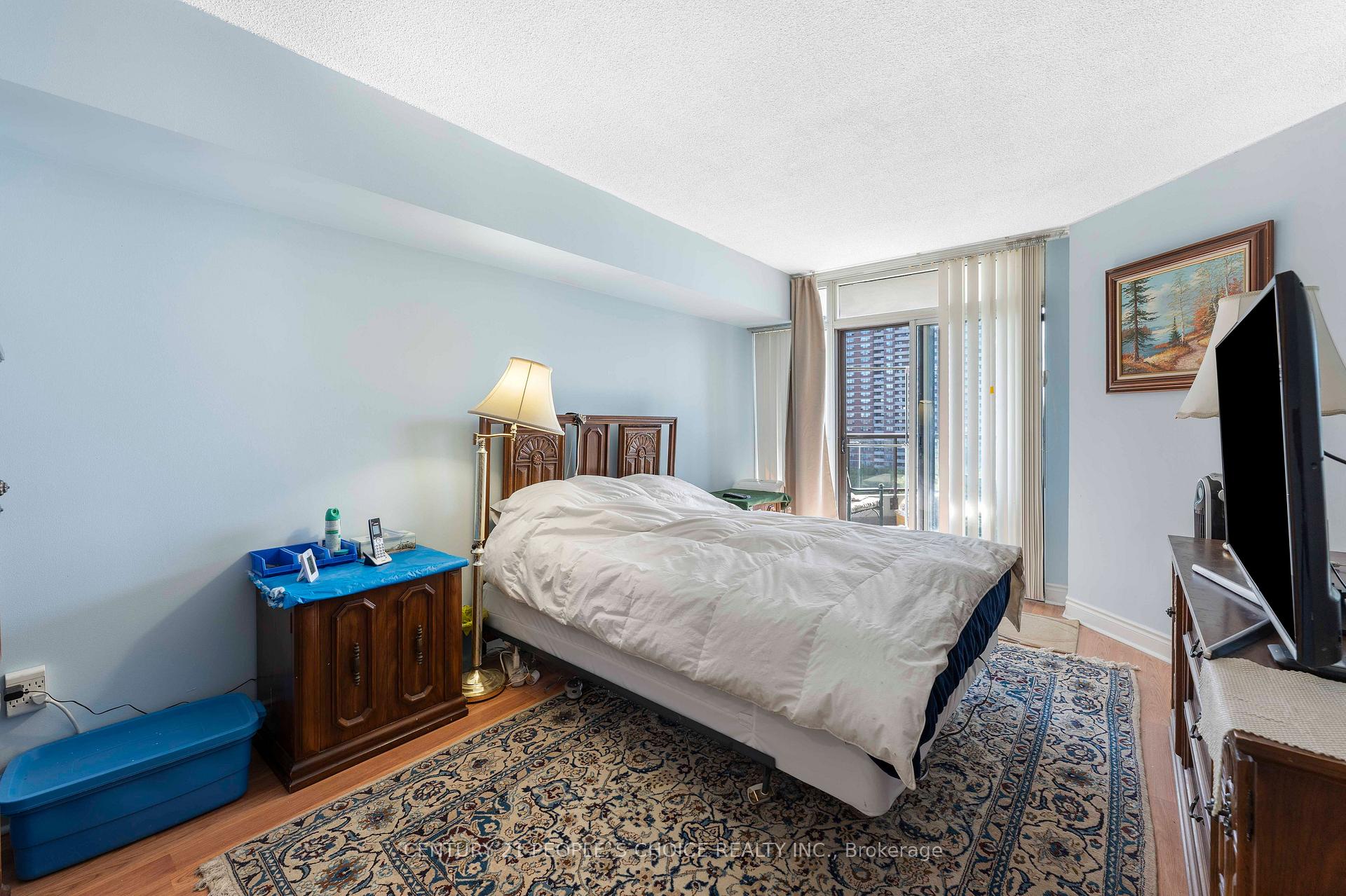 2 Bedrooms Condo at 3 Rowntree, Toronto For sale