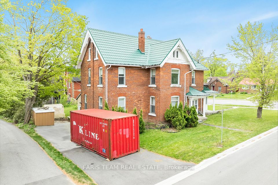 9 Borland Street, Orillia, ON L3V 2B5