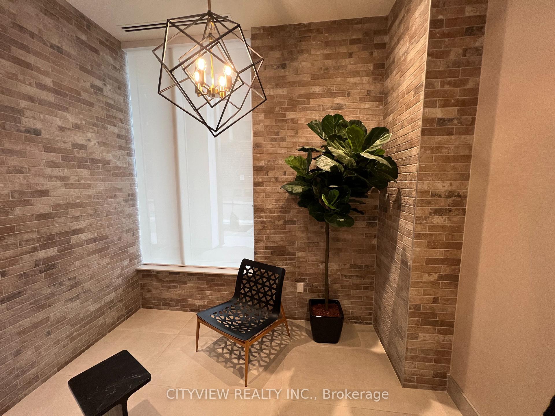 2 Bedrooms Condo at 212 king William, Hamilton For sale