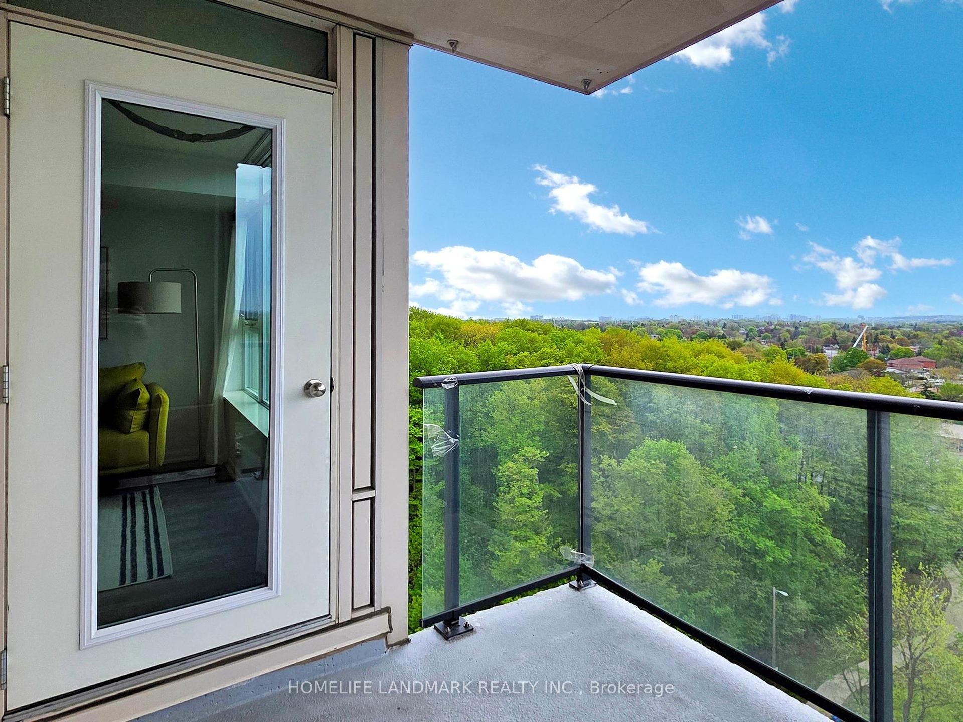 2 Bedrooms Condo at 190 Borough, Toronto For sale