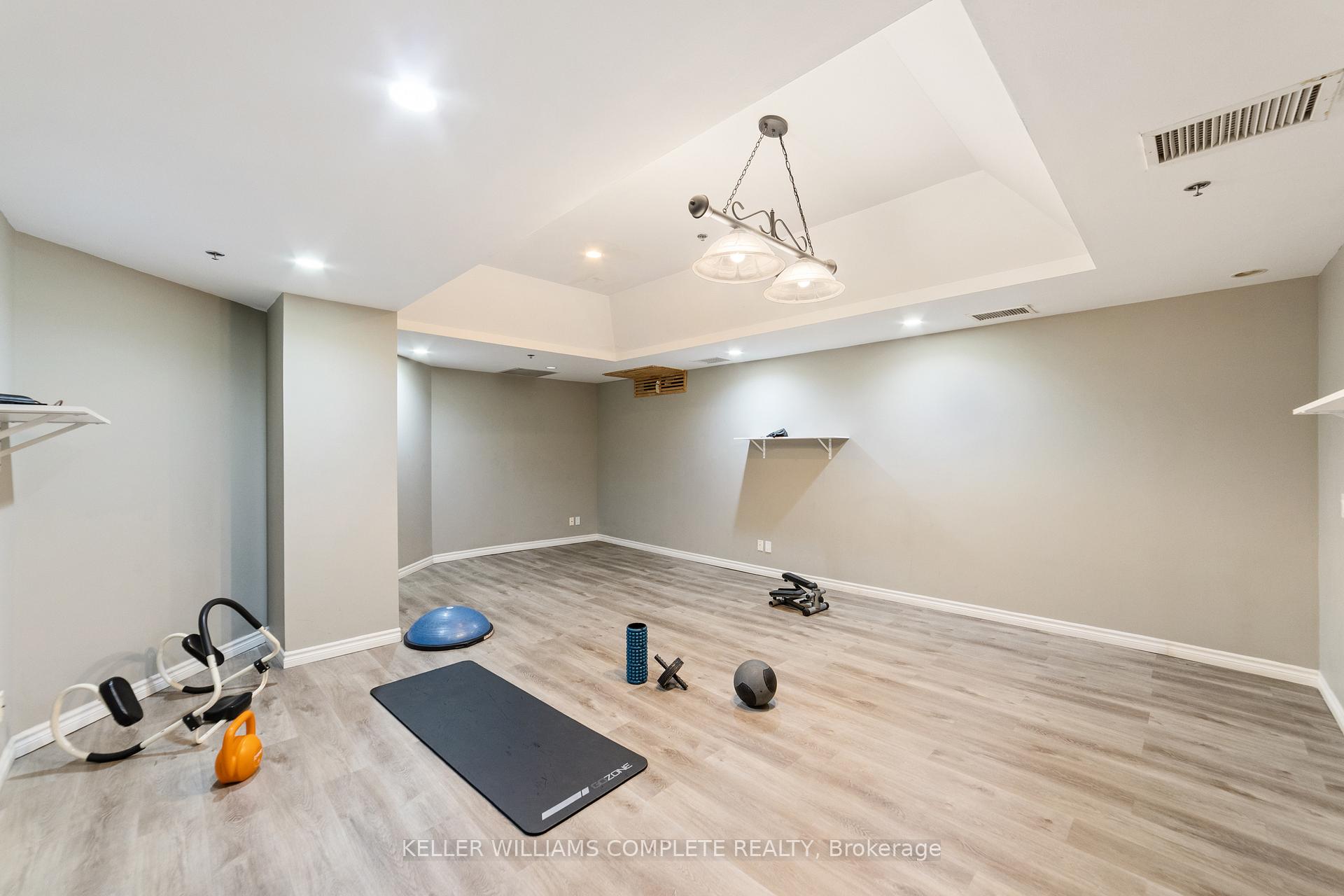 2 Bedrooms Condo at 135 James, Hamilton For sale