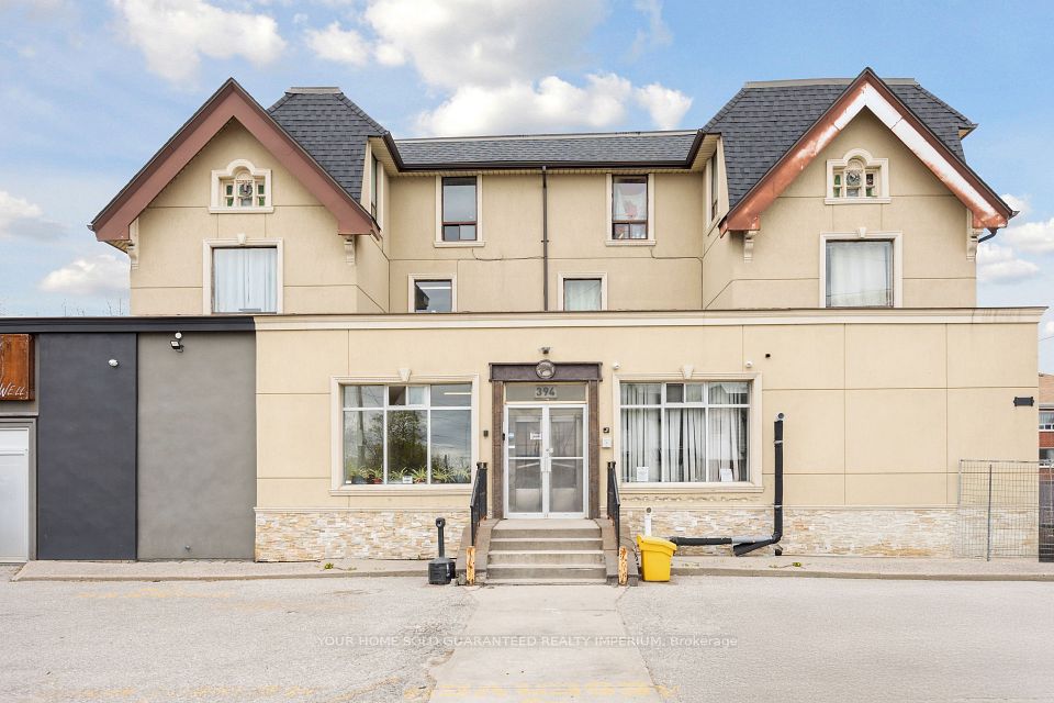 394 Simcoe