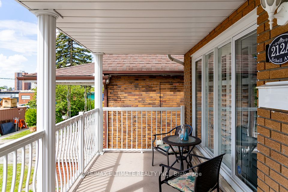 212A Schell Avenue, Toronto, ON M6E 2T2